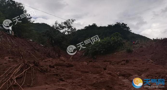 云南墨江山体滑坡冲垮房屋 1户遭埋1人死亡3人失联