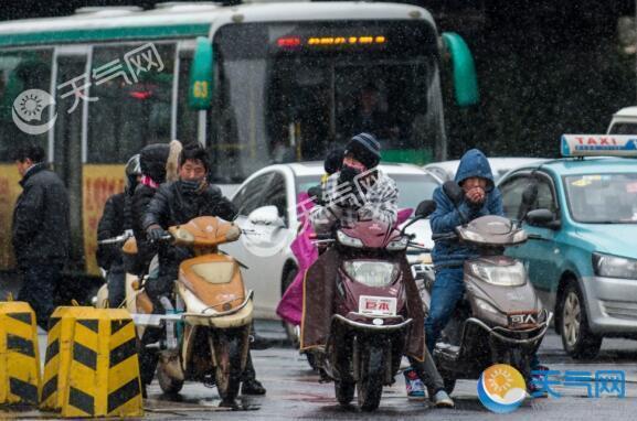 黑龙江多地迎降雪 今日哈尔滨气温跌至2℃