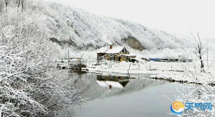 中国冷极内蒙古根河大雪 积雪深厚10月踏雪情趣别致