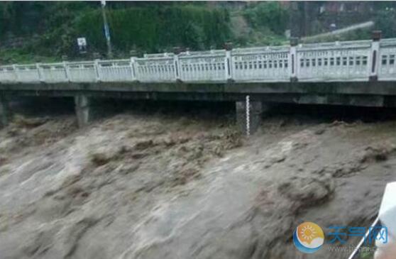 约旦强降雨引发山洪灾害 18人死亡数十人失踪