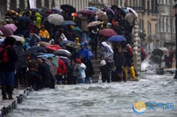 意大利威尼斯遭暴雨被淹 现10年最高水位