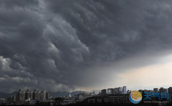 “玉兔”将至泉州全市大雨 渔船回港避风景区关闭