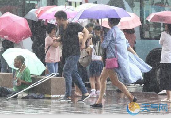 受台风与东北季风影响 台湾发布豪雨及长浪特报