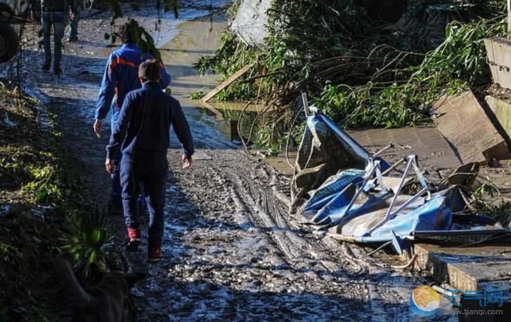 意大利暴雨洪灾加重 整个北部遭袭一家9口淹死
