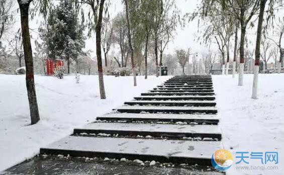 受雨雪天气影响 宁夏固原部分高速交通管制