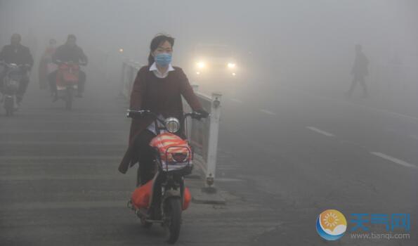 江西发布大雾橙色预警 萍乡宜春等多地高速封闭