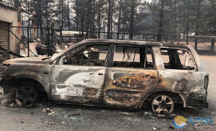美国加州山火肆虐烧死50人 专家称不下雨致火势难控制