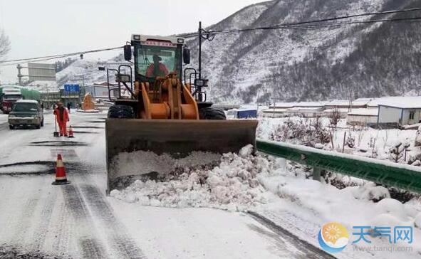 青海积雪深度达11厘米 境内多条高速封闭