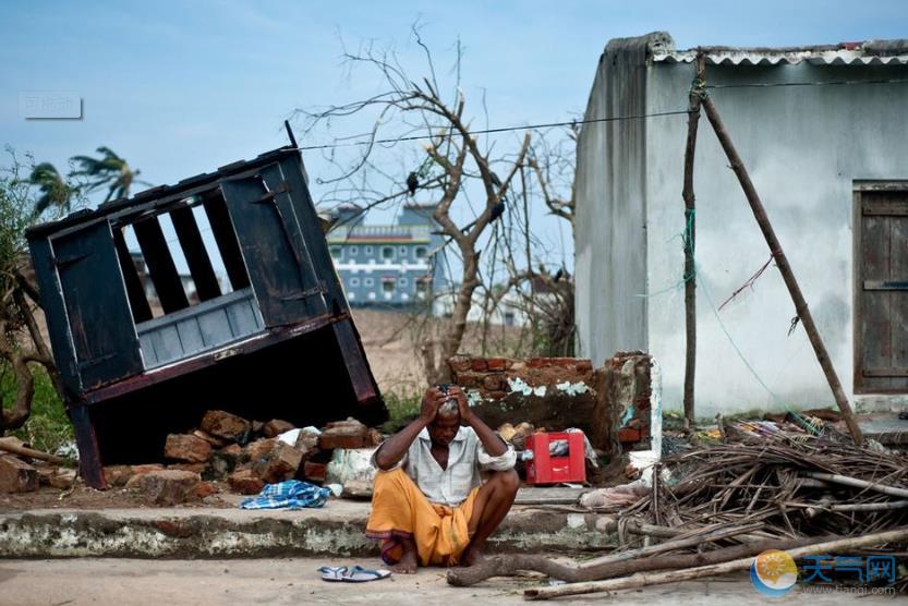 气旋风暴加亚袭击印度南部 超过20人死亡