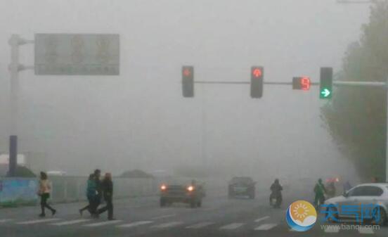 安徽发布大雾黄色预警 合肥多条高速入口暂闭