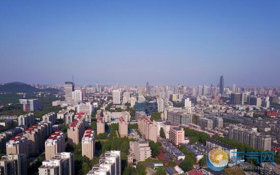 今晨湖南大雾气温仅17℃ 明后两天阴雨来袭