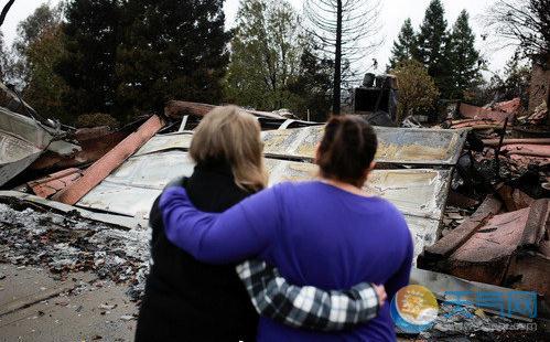美国加州山火完全扑灭 两星期烧死85人249人找不到