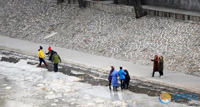 江苏安徽上海浙江持续性大雾今来袭 东北气温降幅达10℃