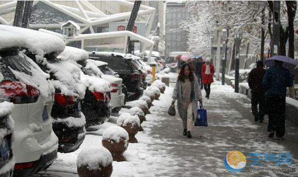 冷空气携风雪造访新疆 乌鲁木齐气温仅6℃