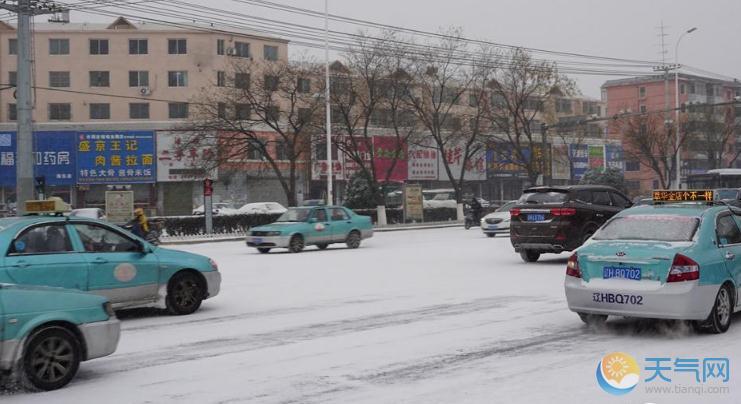 辽宁迎大范围雨雪天气 各地交通受阻严重路面积雪