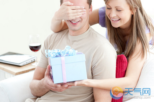 2018平安夜送什么礼物给男朋友 平安夜适合送他的10种礼物选择