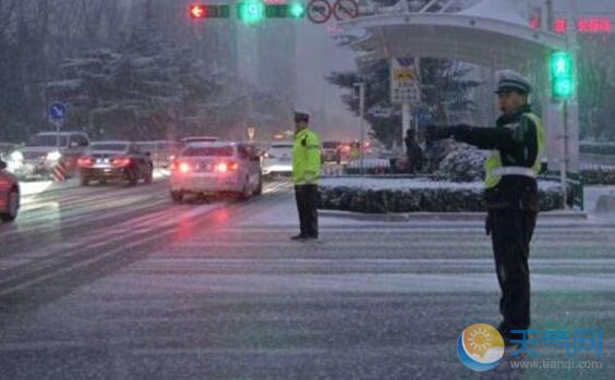 山东持续大范围降雪 青岛烟台航班大面积延误