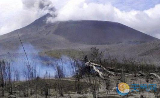 索普坦火山喷发 滚烫熔岩将滑下山坡危及人类