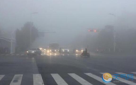江西继续发布大雾橙色预警 航班延误公交线路停发