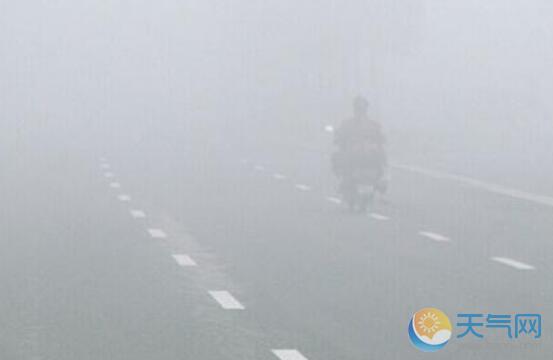 江西继续发布大雾橙色预警 航班延误公交线路停发