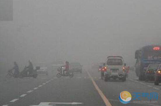 安徽多地出现大雾 局地最低气温3-5℃