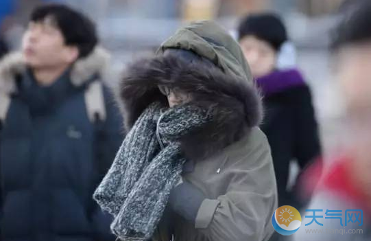 天气变冷的图片 天气越来越冷街上行人穿衣图集