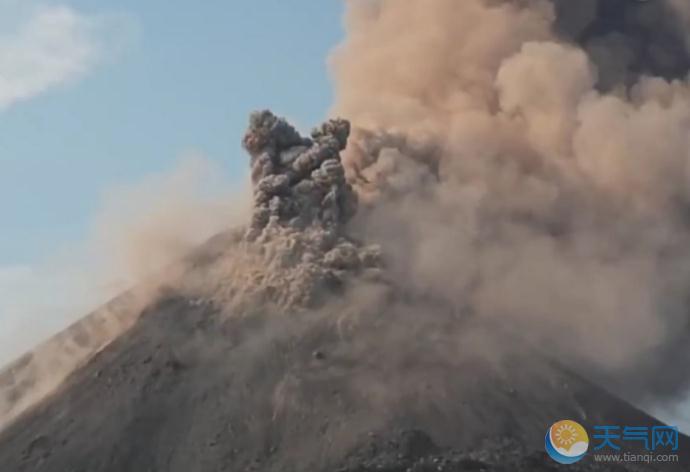 印尼火山引发海啸281人死亡 或有新海啸居民被警告远离海滩