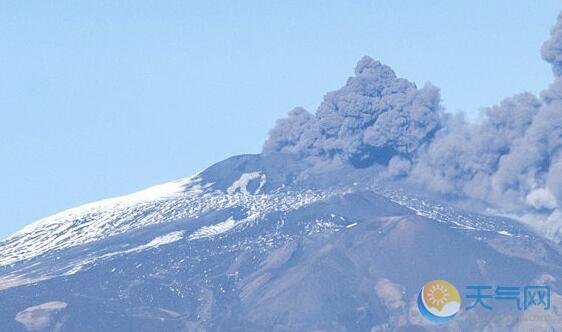 意大利埃特纳火山爆发 周边部分空域管制