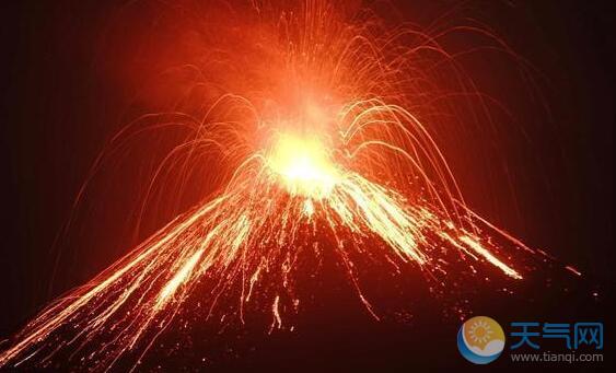 喀拉喀托火山持续爆发 印尼当局设置飞行禁区