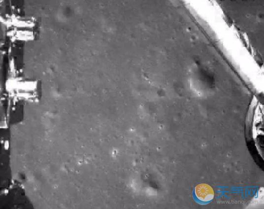 嫦娥四号降落月球 首张月球背面图片曝光