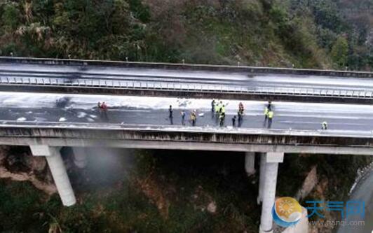 受雨雪冰冻影响 桂林柳州等地高速交通管制