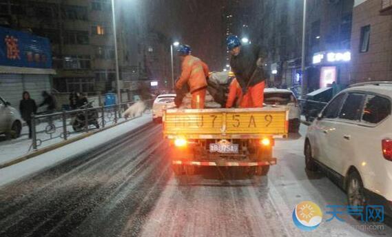 今日青岛迎2019年第一场雪 市内高速暂时封闭