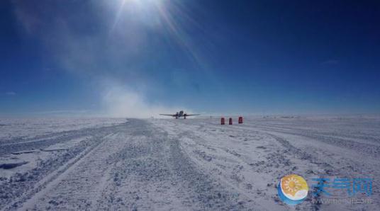 南极科考队抵冰穹 -27℃扎营向昆仑站进发