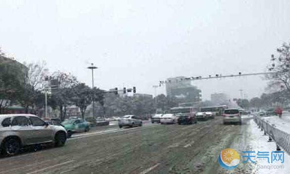 江苏多地出现雨夹雪 部分高速限速管制