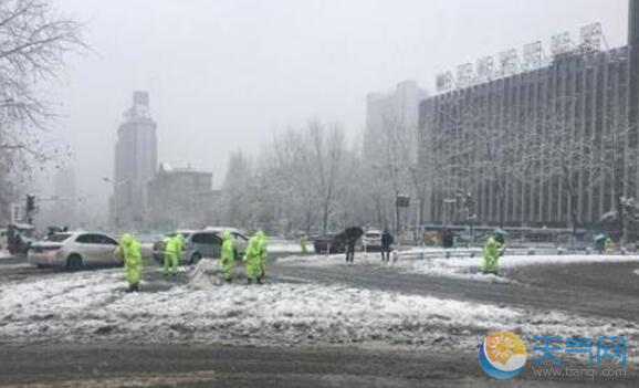 受雨雪天气影响 安徽省内12条高速仍封闭