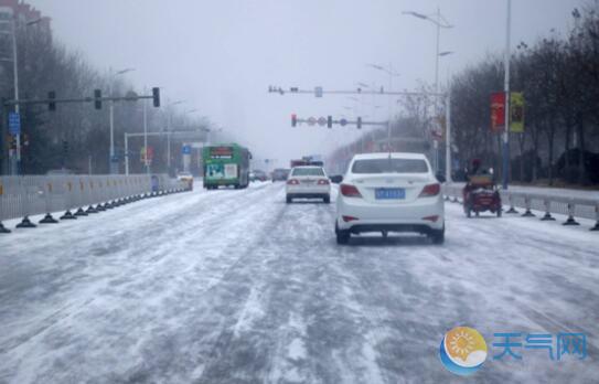 受道路结冰影响 陕西部分公路路段交通管制