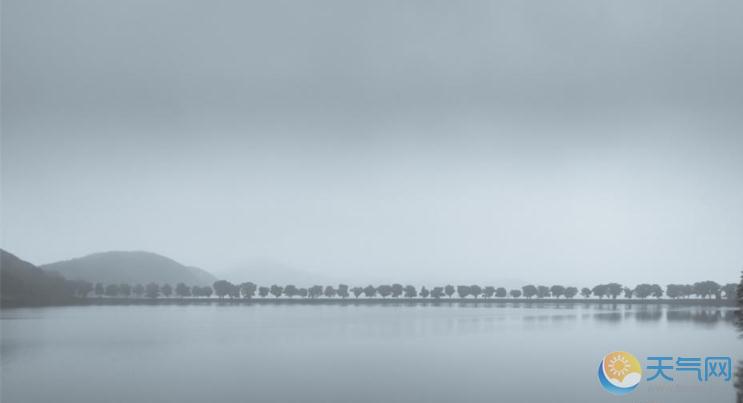 湖北武汉阴雨朦胧扮美东湖 水汽氤氲冬日静谧