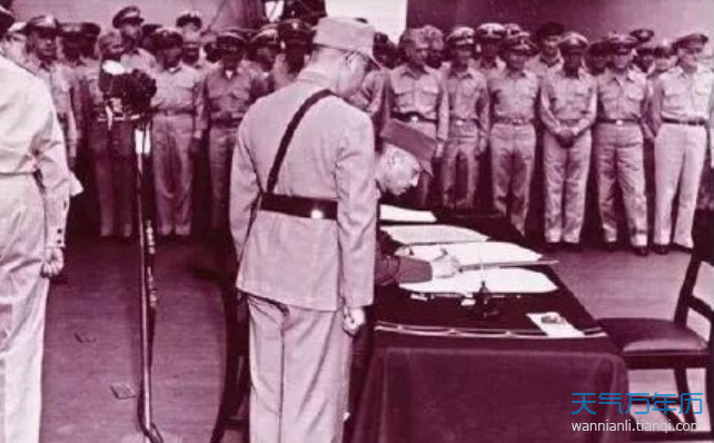 日本战败投降日图片日本宣布投降的经典照片