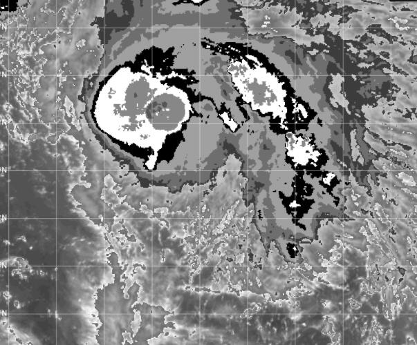2019年第15号台风卫星云图实况 云系逐渐趋于匀称不断加强中