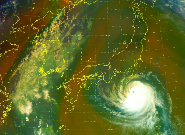 台风“法茜”最新卫星云图 达到强台风上限巅峰状态袭击日本