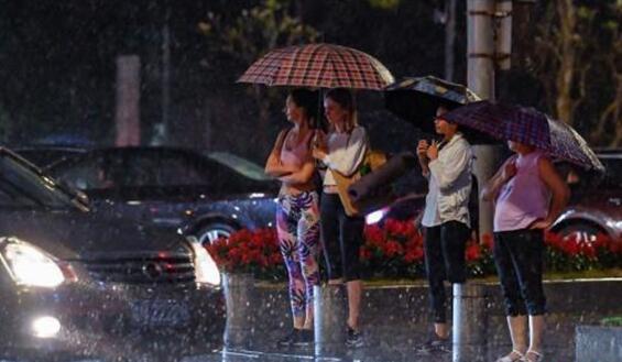 今天内蒙古仍有不均匀降雨 呼和浩特白天气温仅25℃