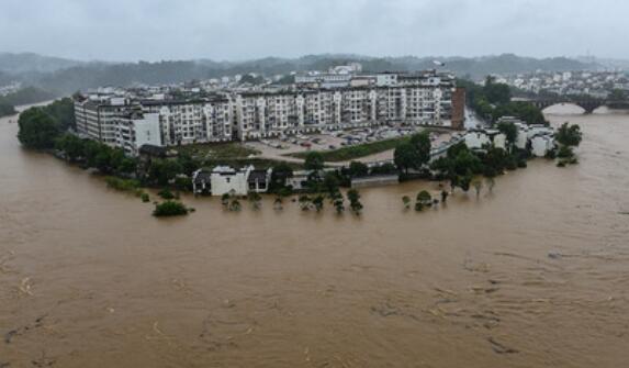 陕西暴雨引发洪水4万人受灾 全省平均降雨量超100毫米