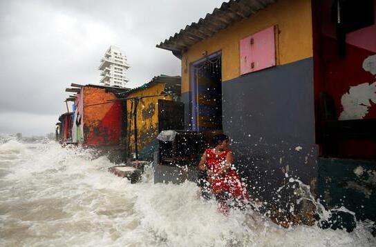印度比哈尔邦暴雨雷击致17人死亡 雷雨天气如何防范雷击