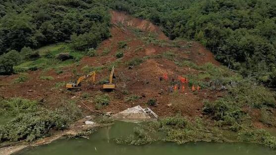 重庆强降雨局地发生山体滑坡 主城区气温最高28℃