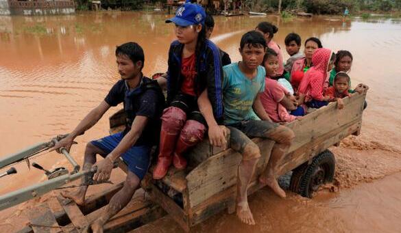 柬埔寨洪水致11人死亡 共计8.7万人无家可归