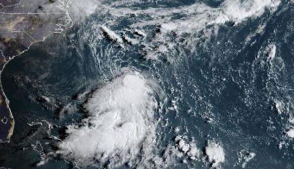 热带风暴伊梅尔达登陆美国 路易斯安那州多地暴风雨