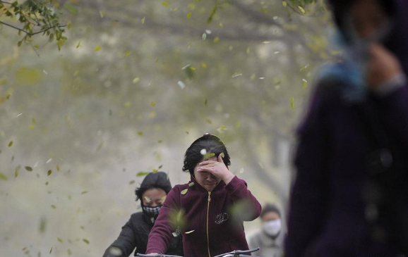 强雨雪袭击青藏高原东部 台风塔巴12小时内生成