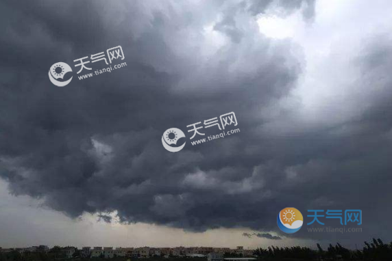 2020广东台风塔巴最新消息 粤东遭17号台风影响掀风浪
