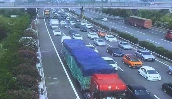 国庆将至厦门发布出行提示 市内这些易堵路段注意减速慢行