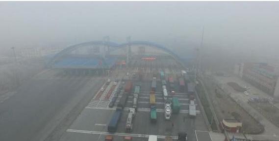今晨青岛发布大雾黄色预警 境内多条高速路段暂时封闭